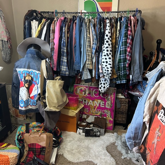 L I V E•C L O T H I N G LISTING - Picture 1 of 3